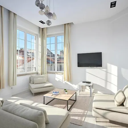 Seasons Suite Antibes Centre *