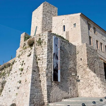 Seasons Suite Antibes Centre 昂蒂布