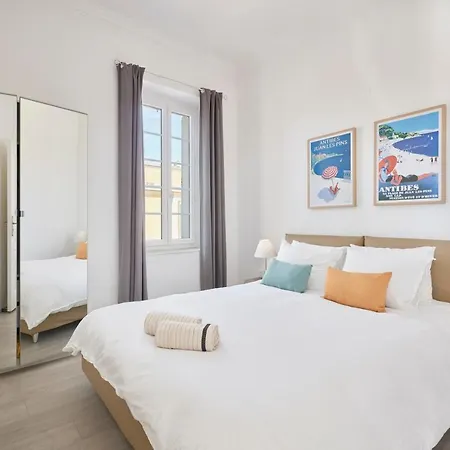 Seasons Suite Antibes Centre * アンティーブ